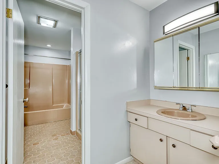 6 Greenwood Park — Photo 25