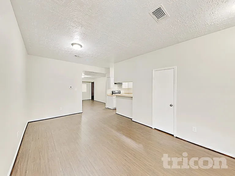 19311 Amistad Dr — Photo 7