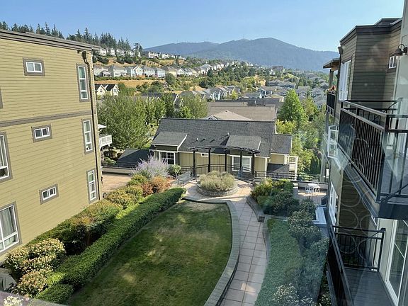 5th image of 1840 25th Ave NE APT 409
