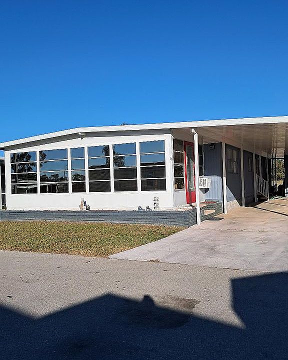 1st image of 975 Avanti Way