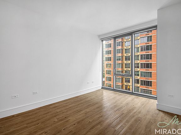 4th image of 237 E 34th St #1403A