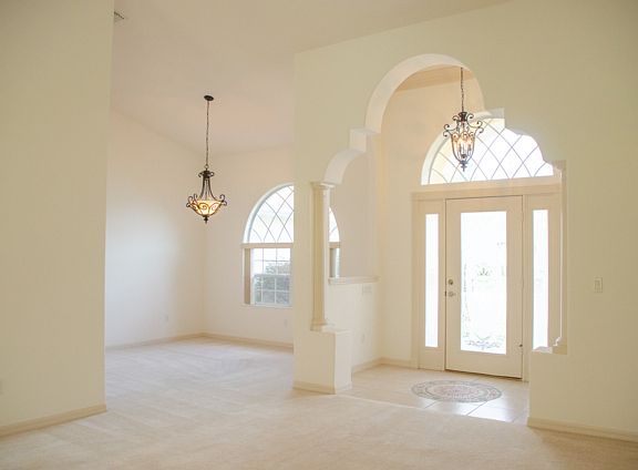 2nd image of 8 Eastland Ln