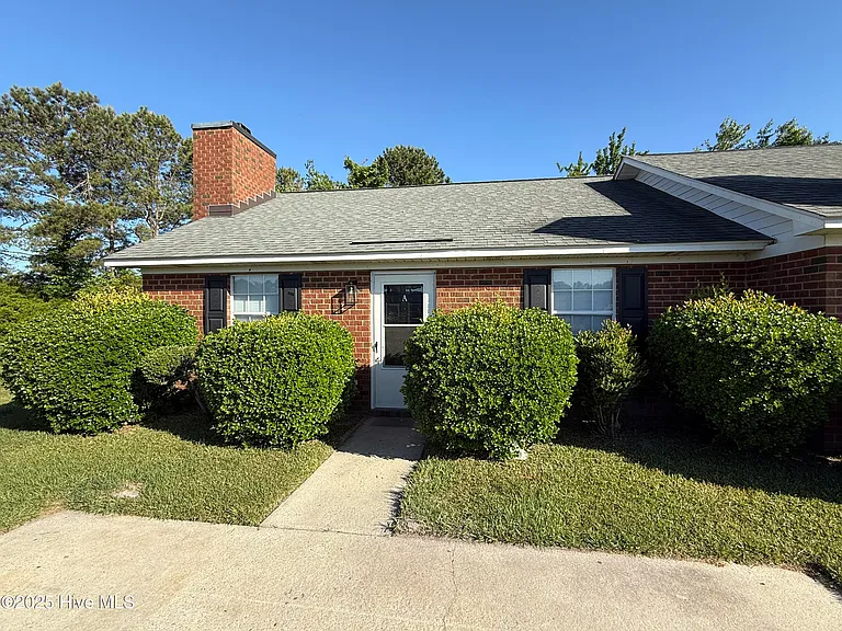 1200 Peyton Cir #A — Photo 1