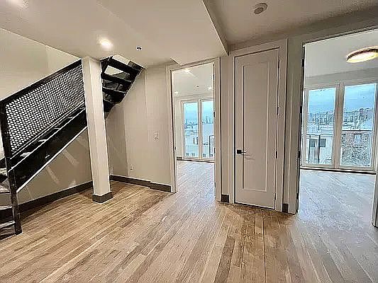 1st image of 209 Montrose Ave #5C