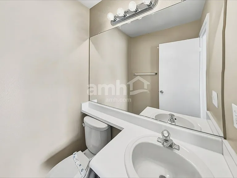 1717 Cedar Bluffs Way — Photo 8