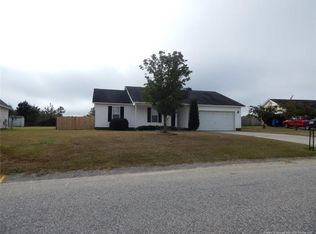 157 Cavalier Dr, Raeford, NC 28376