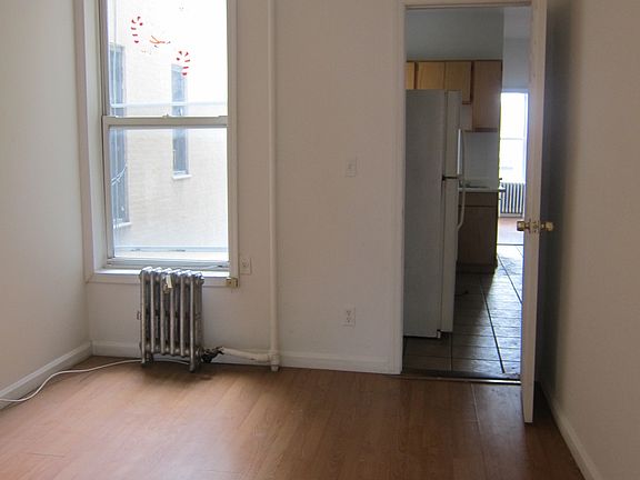 5th image of 1414 28th Ave APT 1