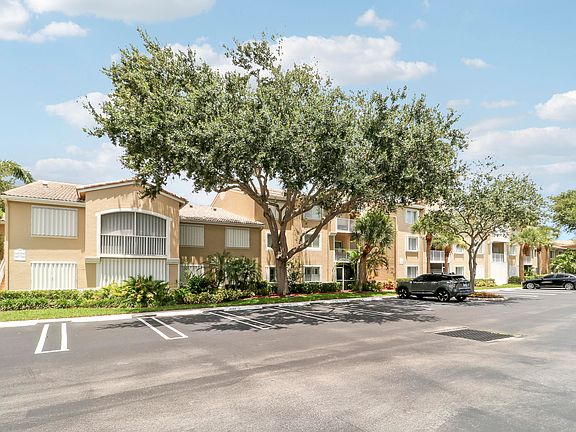 3rd image of 236 VILLAGE Boulevard #1106
