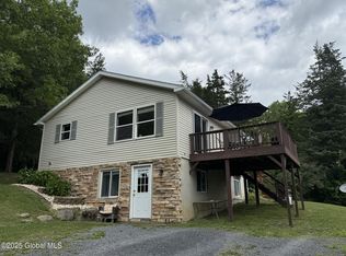 154 Tracey Rd, Ravena, NY 12143