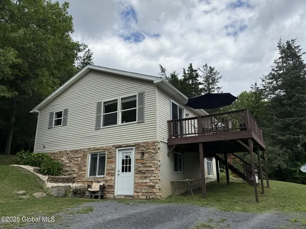 154 Tracey Road, Ravena, NY 12143