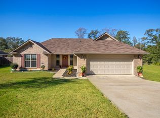 105 Country Club Dr, Longview, TX 75602