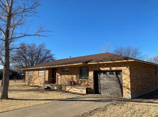 306 Pratt St, Claude, TX 79019