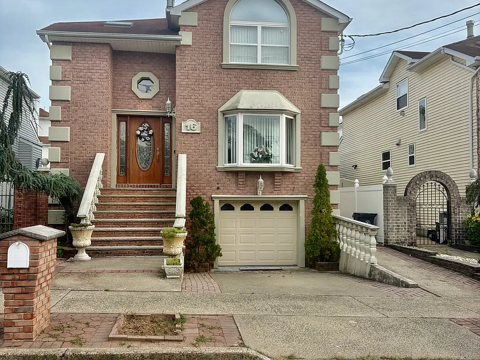 16 Maiden Ln #3