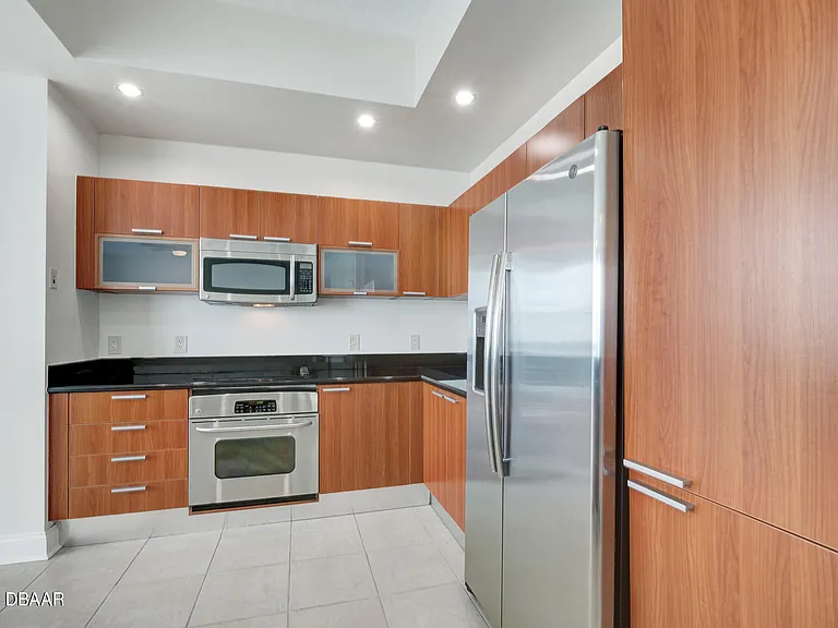 241 Riverside Dr #2509 — Photo 11