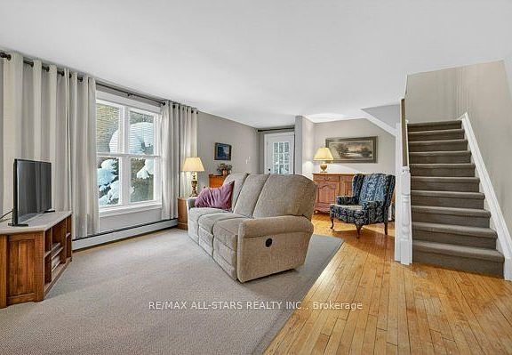 3rd image of 421 Hayes Line