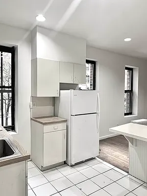 Rented by Bond New York | media 2