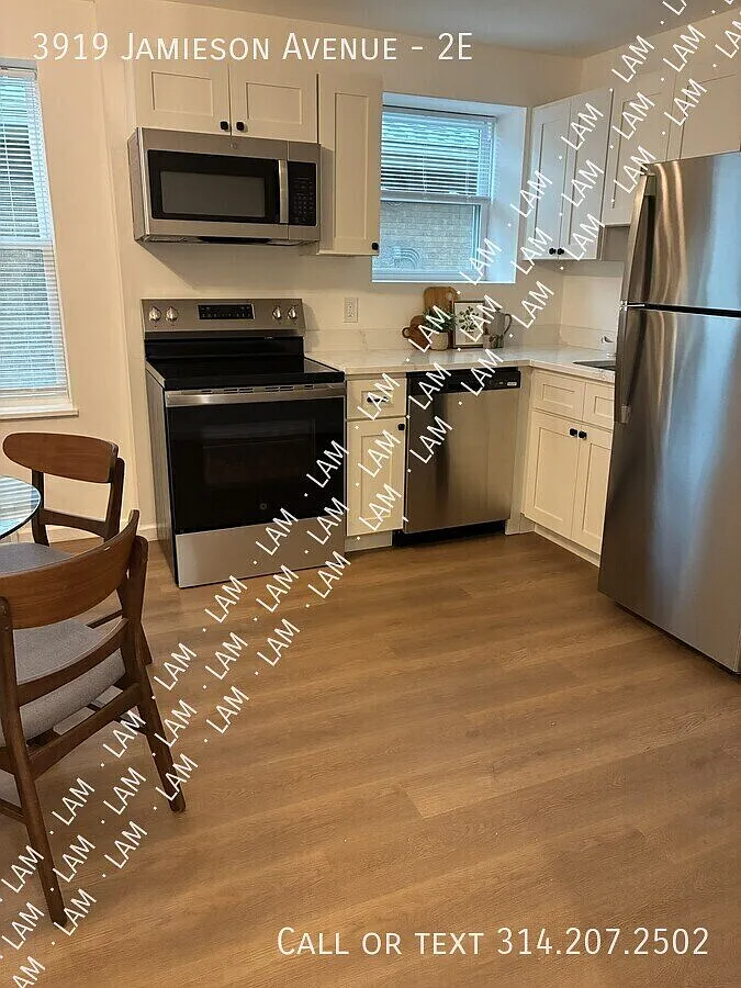 2 Bed 1 Bath Beautifully Renovated Apartments Available — Photo 4