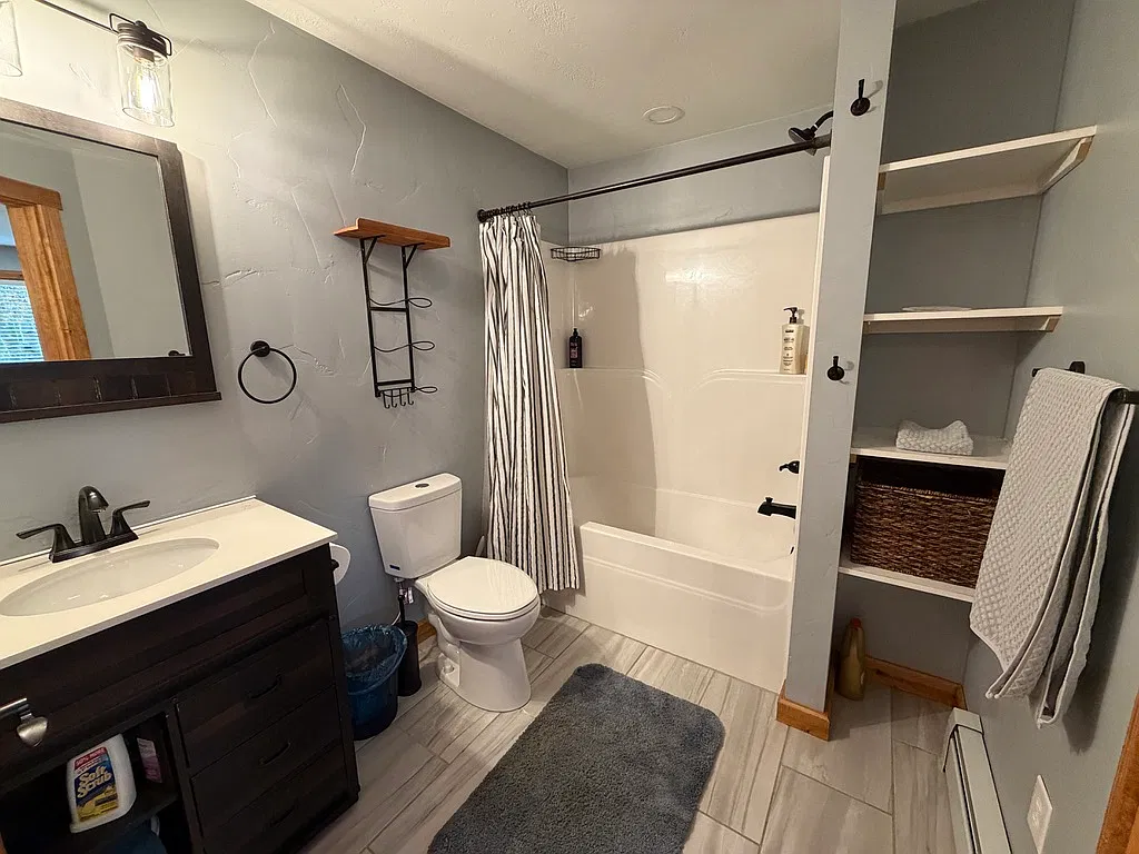 3 bed, 1880 sqft, $4,000 — Photo 3