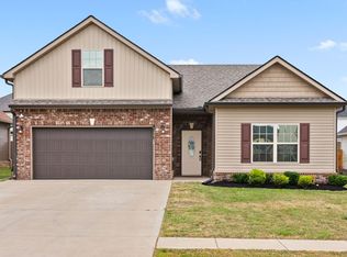 1581 Kestrel Dr, Clarksville, TN 37040