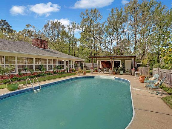 5th image of 113 Summerwood Dr