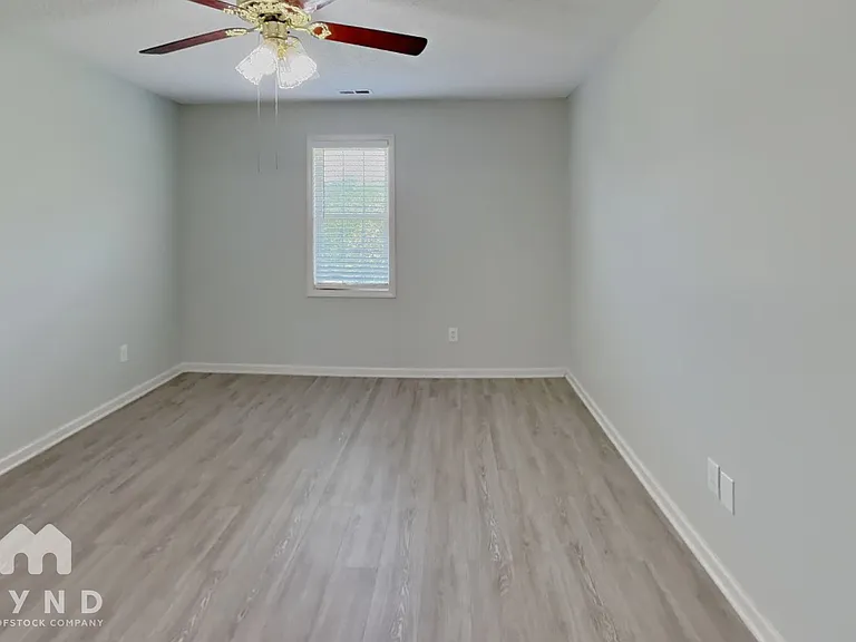 2024 Julian Ln — Photo 11