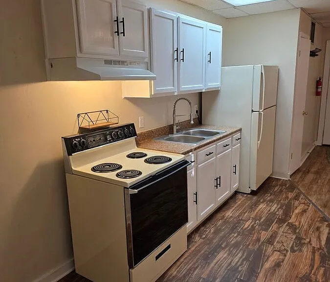 1630 Woodlawn Ave #5 — Photo 4