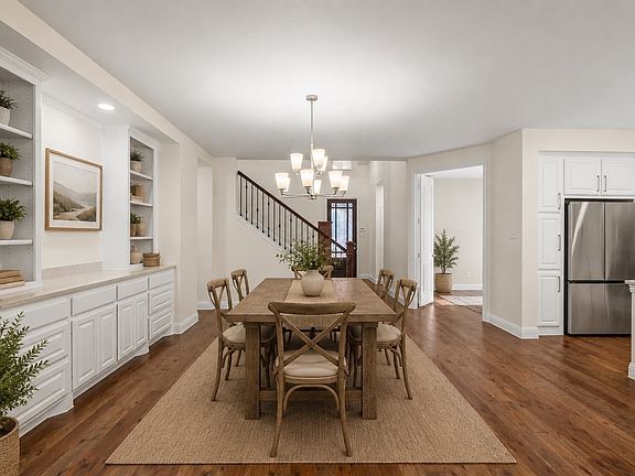 4th image of 1514 Carnation St