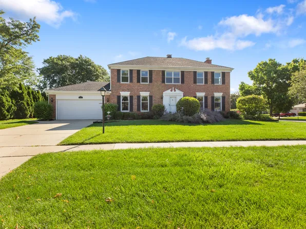 3925 Charlemagne Dr, Hoffman Estates, IL 60192