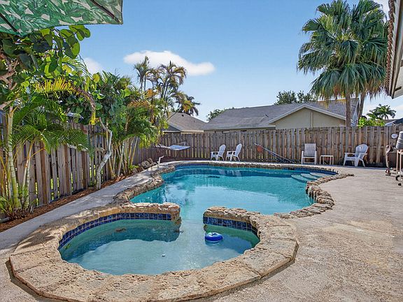 4th image of 2606 NW 123rd Way