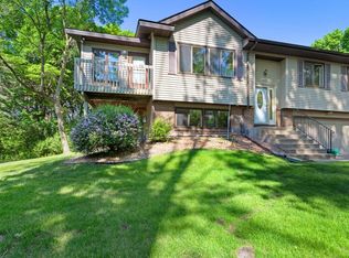 922 Sherwood Rd, Shoreview, MN 55126