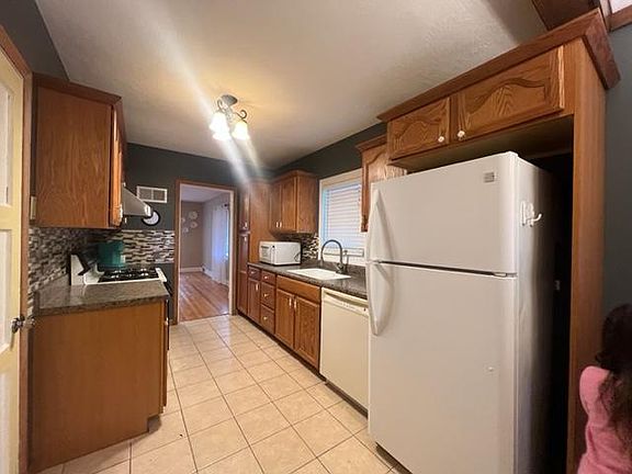 4th image of 3215 Grandview Blvd