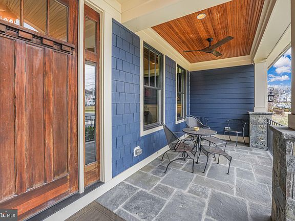 4th image of 400 Echols St SE