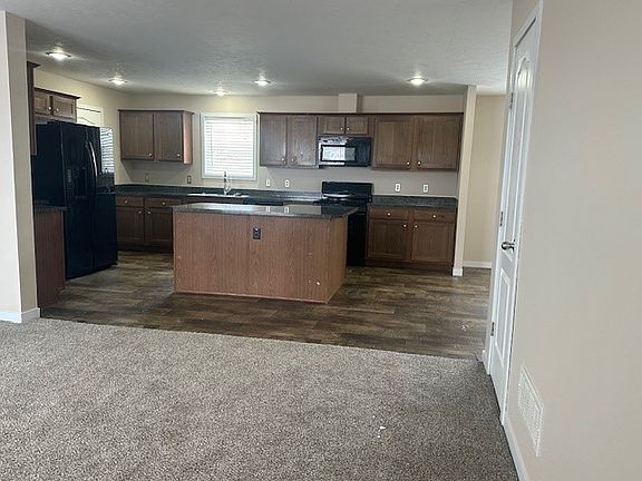 4th image of 4362 Victoria #285