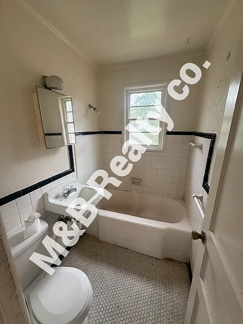 2 bed, 900 sqft, $950 — Photo 1