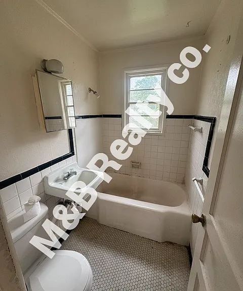 2907 Emogene St #F — Photo 4