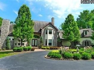 35980 Solon Rd, Bentleyville, OH 44022