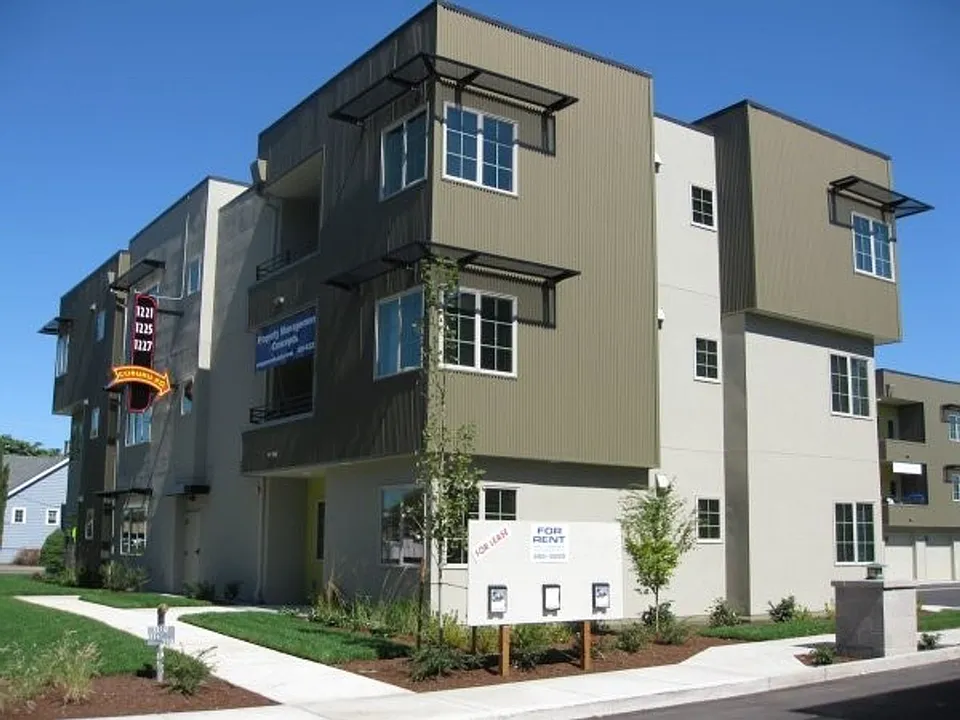 1221-1225-1227 Coburg Rd