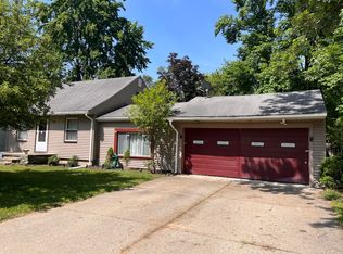 21605 Indian St, Southfield, MI 48033
