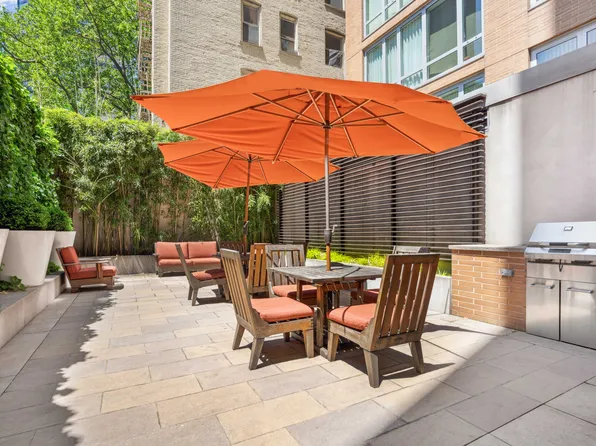 250 East 53rd Street 1402 image 12 of 12