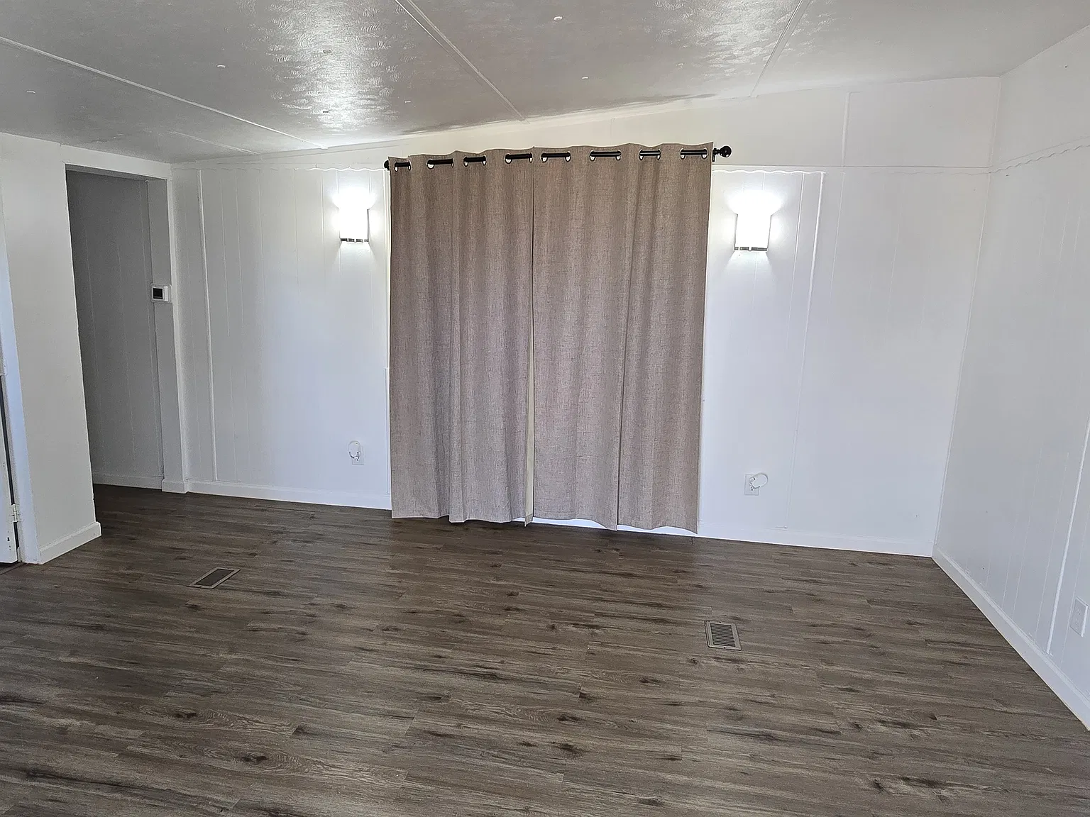 3 bed, 1200 sqft, $1,200 — Photo 2