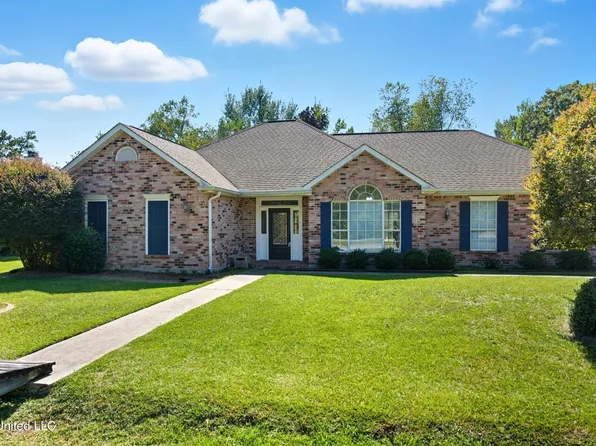 69250 Diamondhead Dr E, Diamondhead, MS 39525