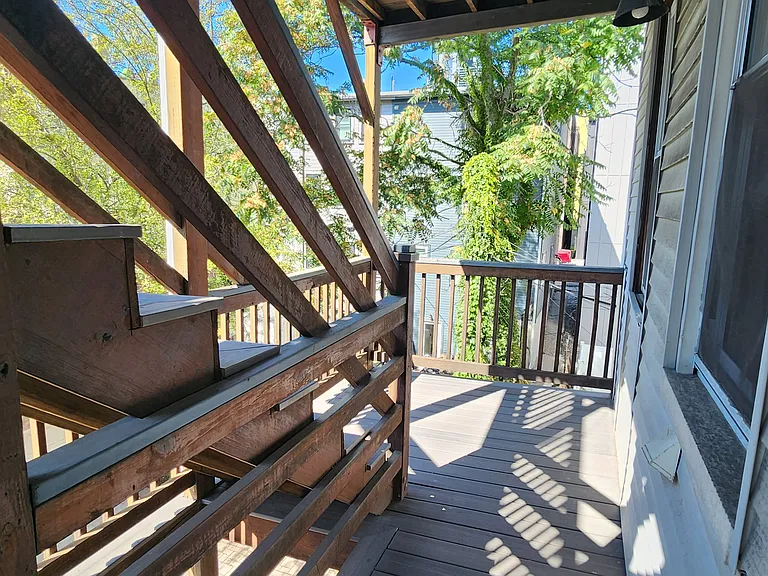 191 Maverick St #2R — Photo 15