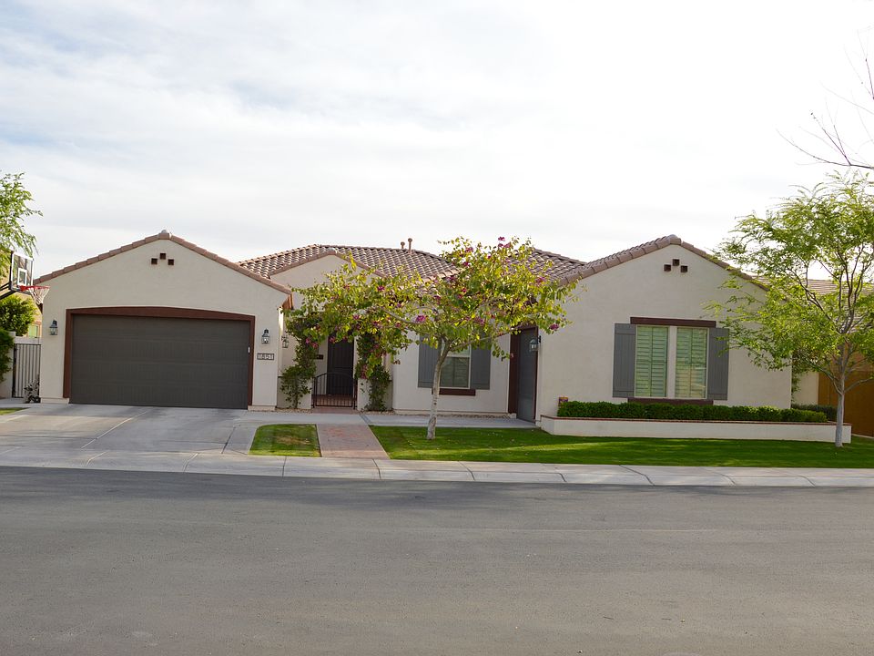 1st image of 1851 W Kingbird Dr