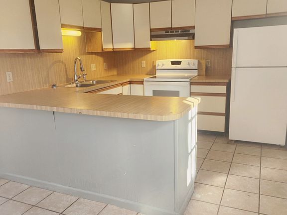 4th image of 301 W Sallier St APT D