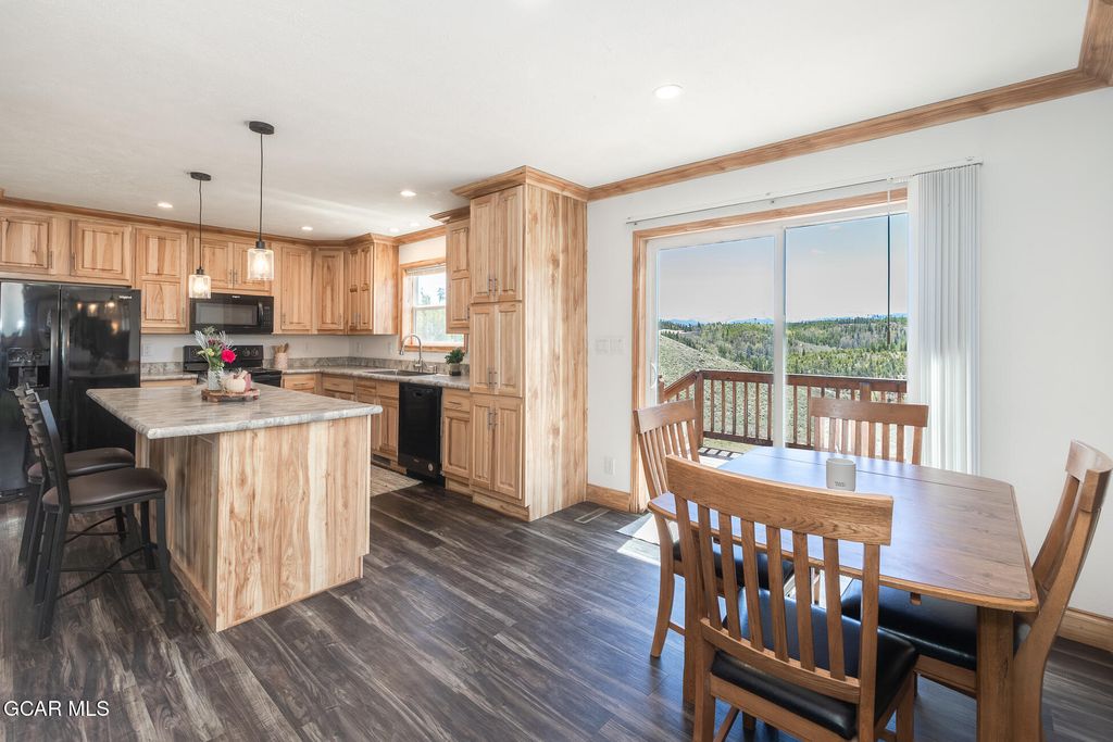 Apartment in Granby, Grand - View 2