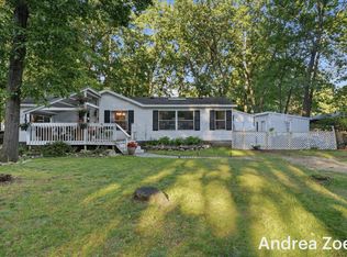 1705 Archwood Dr, Wayland, MI 49348