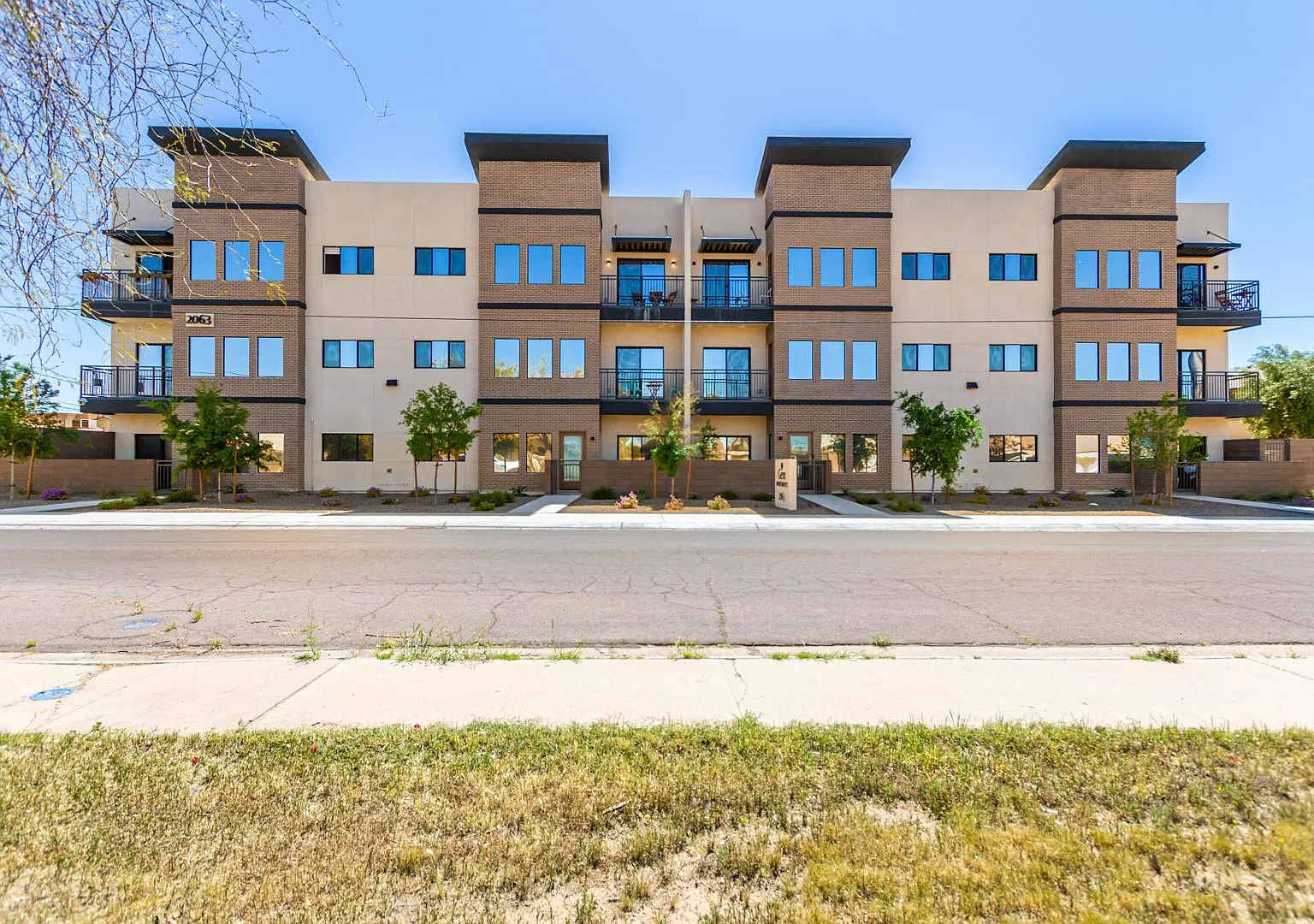 2 bed, 2.0 bath, 1000 sqft, $1,795 — Photo 1