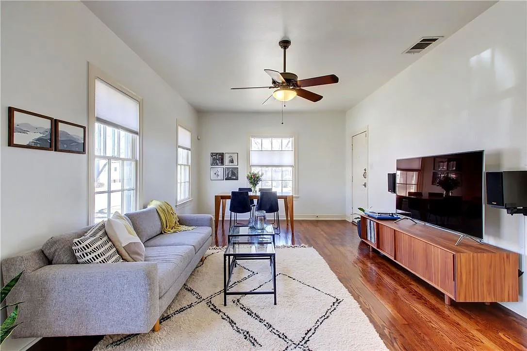 2 bed, 1.0 bath, 975 sqft, $2,900 — Photo 4