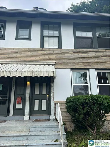 1722 W Market St #2B Photo 1