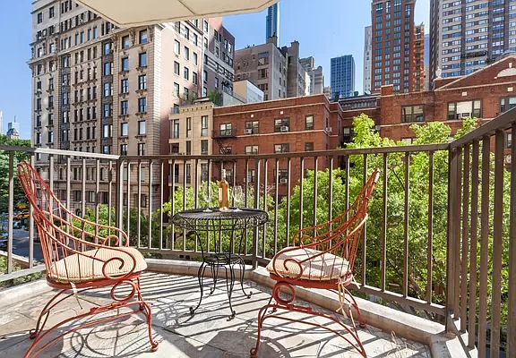 4th image of 10 W 66th St APT 4G